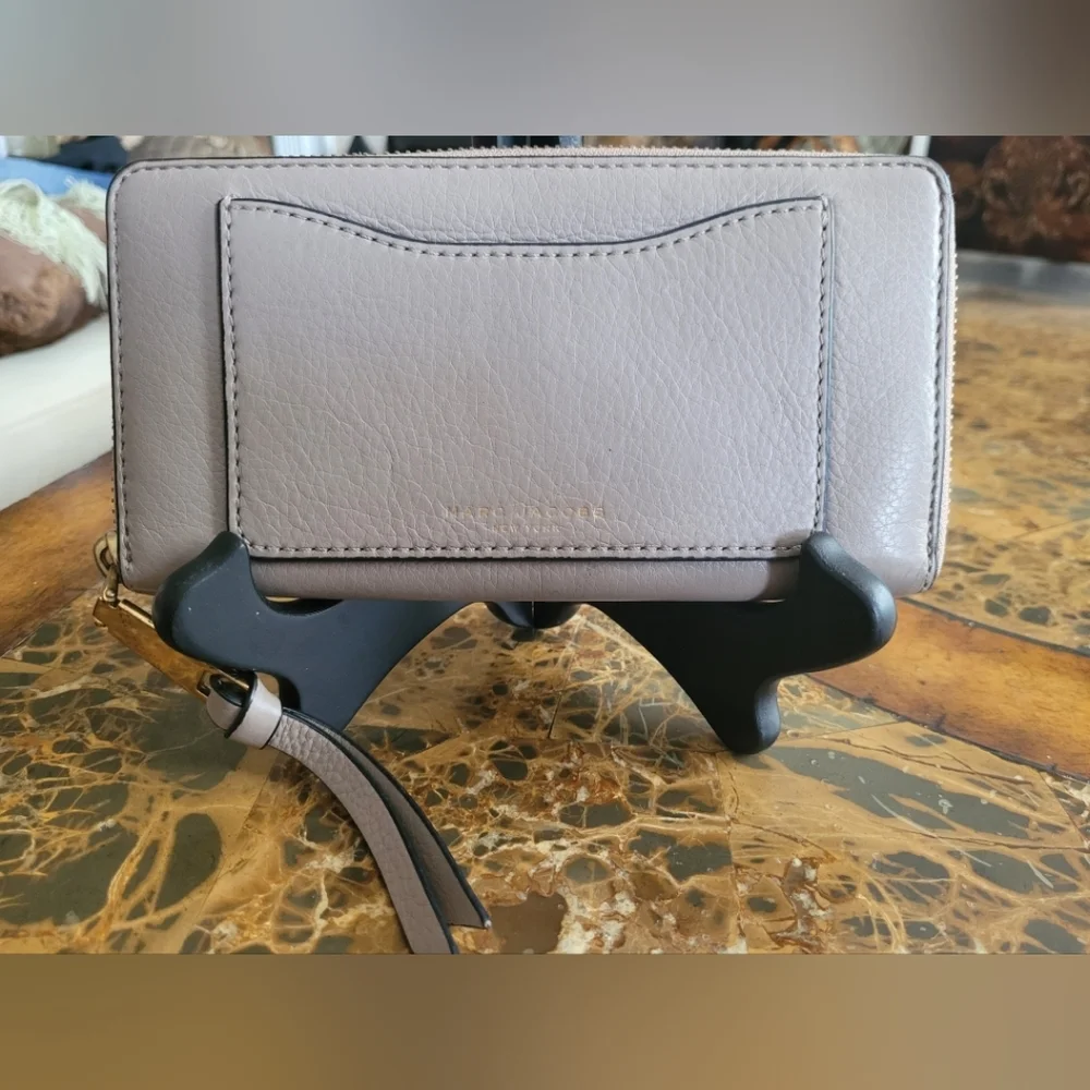 Marc Jacobs Gray Leather Bag - Picture 2 of 8